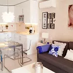 Cozy 1 Bedroom With Sunny Terrace, Beach & Center, Couples Apartament Los Cristianos (Tenerife)