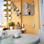 Cozy 1 Bedroom With Sunny Terrace, Beach & Center, Couples Los Cristianos (Tenerife)