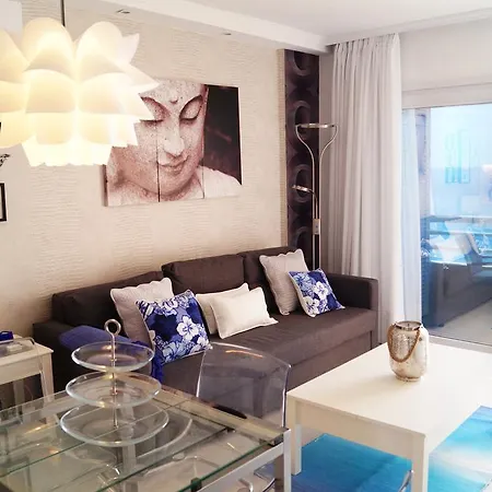 Cozy 1 Bedroom With Sunny Terrace, Beach & Center, Couples
