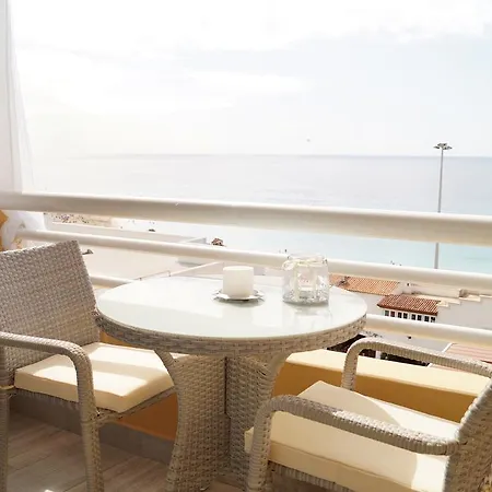Cozy 1 Bedroom With Sunny Terrace, Beach & Center, Couples *