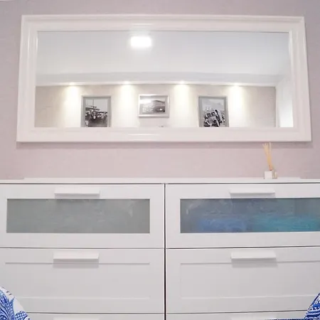 Apartament Cozy 1 Bedroom With Sunny Terrace, Beach & Center, Couples *