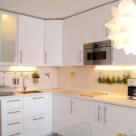 Cozy 1 Bedroom With Sunny Terrace, Beach & Center, Couples Лос Кристианос
