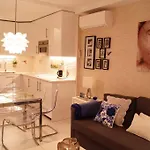 Cozy 1 Bedroom With Sunny Terrace, Beach & Center, Couples דירה לוס כריסטיאנוס