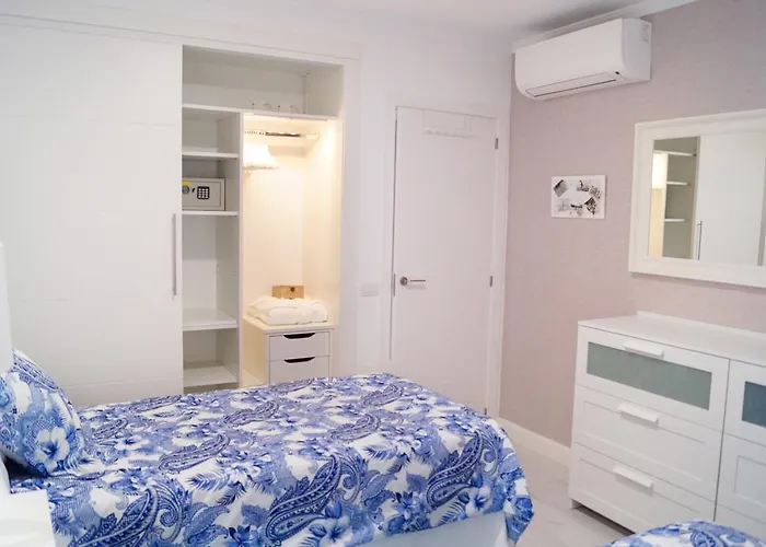 Апартаменты Beach Los Cristianos Sea View Balcony Лос Кристианос