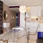 Cozy 1 Bedroom With Sunny Terrace, Beach & Center, Couples *