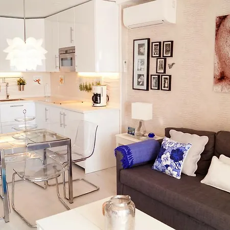 Cozy 1 Bedroom With Sunny Terrace, Beach & Center, Couples Appartamento Los Cristianos (Tenerife)