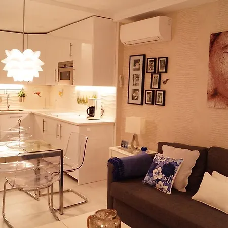 Cozy 1 Bedroom With Sunny Terrace, Beach & Center, Couples Appartamento Los Cristianos (Tenerife)