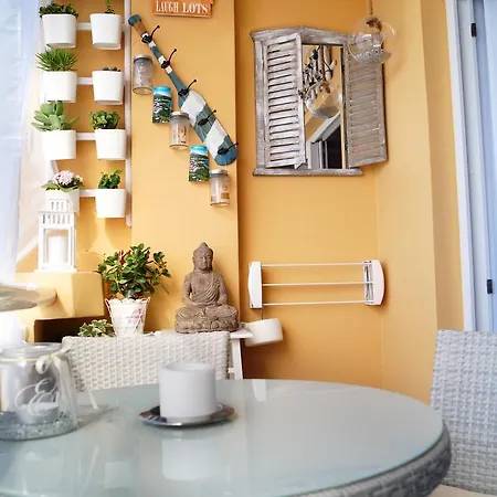 Cozy 1 Bedroom With Sunny Terrace, Beach & Center, Couples Los Cristianos (Tenerife)