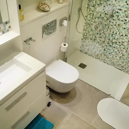 Cozy 1 Bedroom With Sunny Terrace, Beach & Center, Couples Appartamento