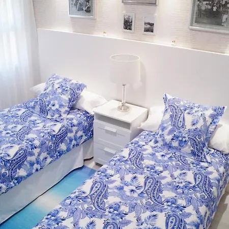 Appartamento Cozy 1 Bedroom With Sunny Terrace, Beach & Center, Couples *