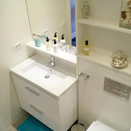 Cozy 1 Bedroom With Sunny Terrace, Beach & Center, Couples Appartamento *