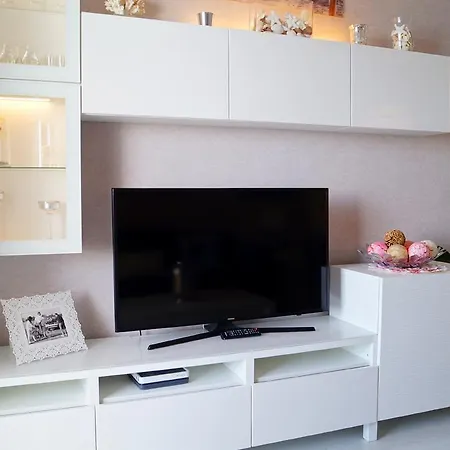 Cozy 1 Bedroom With Sunny Terrace, Beach & Center, Couples * Los Cristianos (Tenerife)